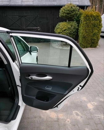 Toyota Auris cena 29900 przebieg: 172600, rok produkcji 2011 z Szczawnica małe 211